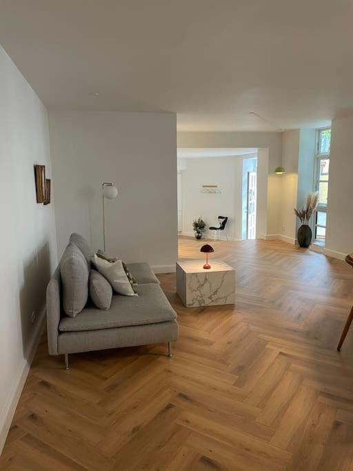 Nyrenoveret Charmerende Lejlighed I Odense C! Exterior foto