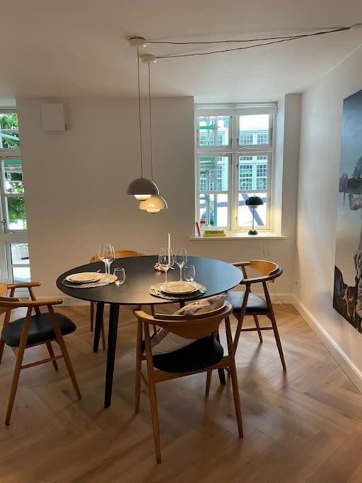 Nyrenoveret Charmerende Lejlighed I Odense C! Exterior foto
