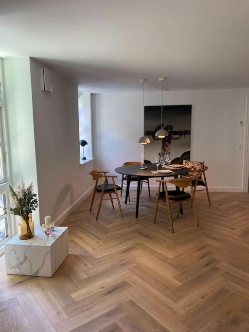Nyrenoveret Charmerende Lejlighed I Odense C! Exterior foto
