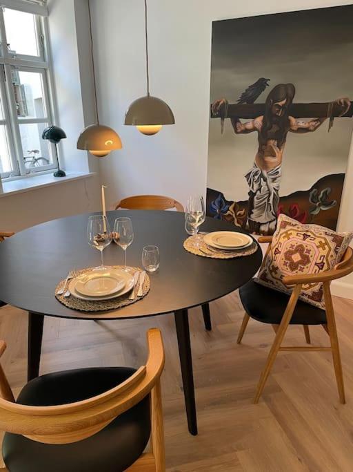 Nyrenoveret Charmerende Lejlighed I Odense C! Exterior foto